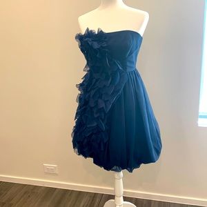 Strapless navy white by Vera Wang mini dress.